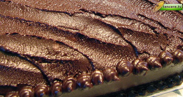 Çikolata Soslu Browni tarifi