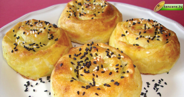 Ispanaklı Gül Böreği tarifi