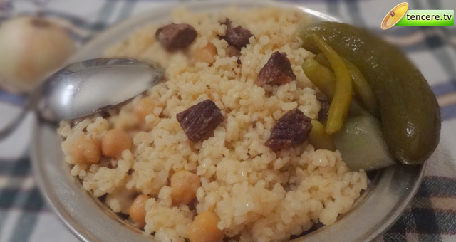 Kavurmali Nohutlu Pilav Tarifi Makarnalar Pilavlar