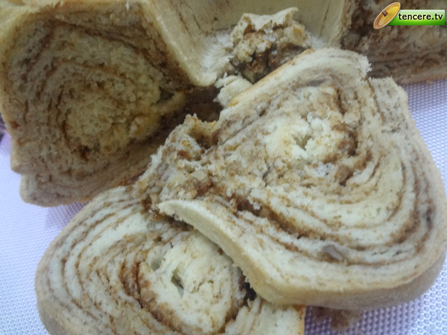 Kek Kalıbında Haşhaşlı Çörek tarifi