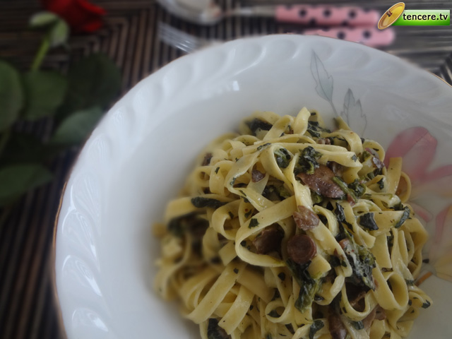 ispanakli mantarli tagliatelle tarifi makarnalar pilavlar