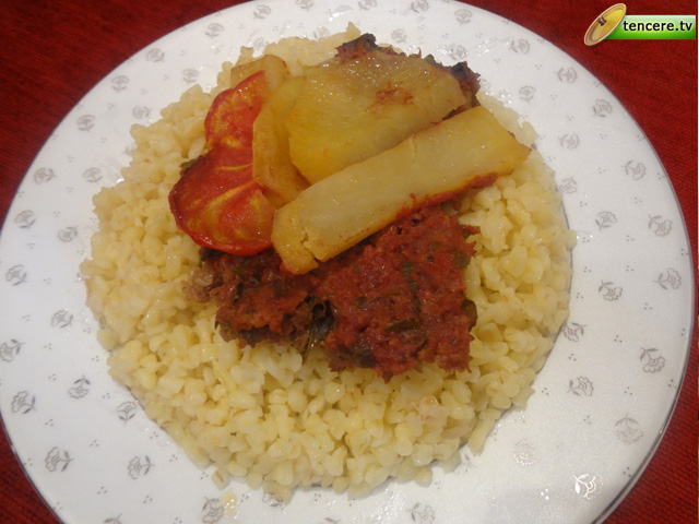 Patatesli Tepsi Köftesi tarifi