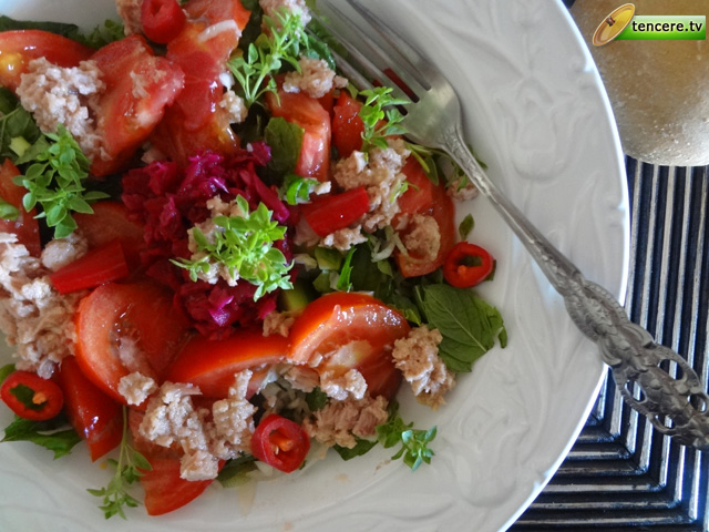 Ton Balıklı Salata tarifi