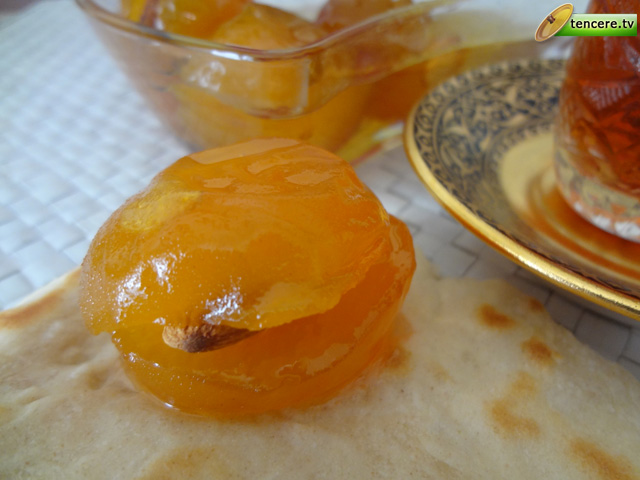 Kayısı Reçeli (tüm) tarifi