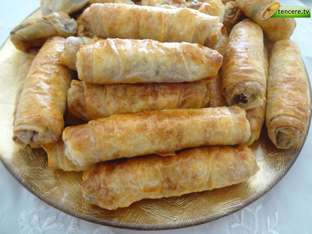 Mercimekli Rulo Börek tarifi