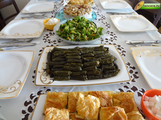 Gün Menüsü (Emine Hanım) tarifi