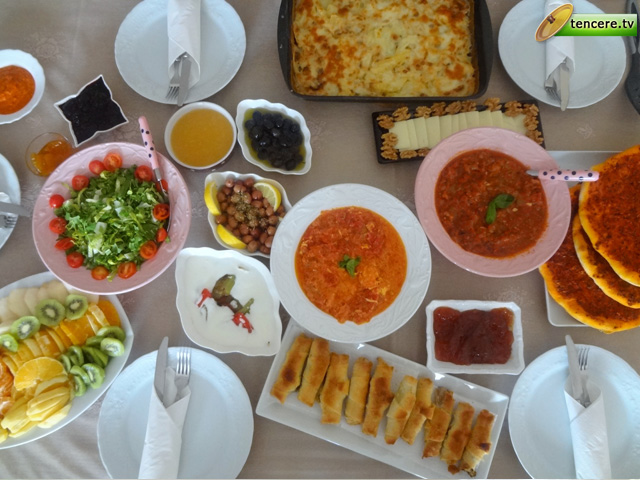 Sömestr'de Aile Kahvaltımız tarifi