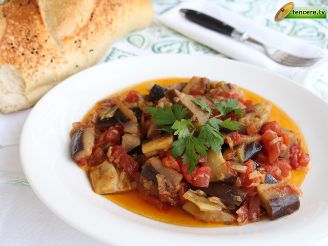 Zeytinyagli Patlican Yemegi Tarifi Zeytinyaglilar