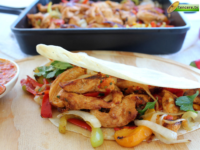 Kolay Tavuk Fajita tarifi