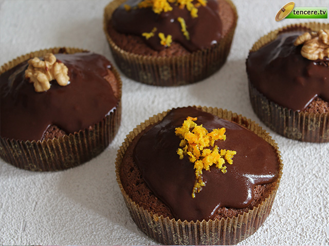 Çikolata Soslu Muffin tarifi