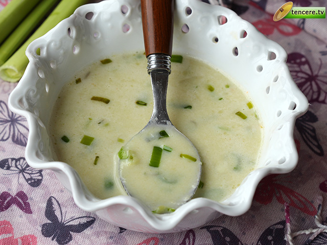 Sütlü Pırasa Çorbası tarifi