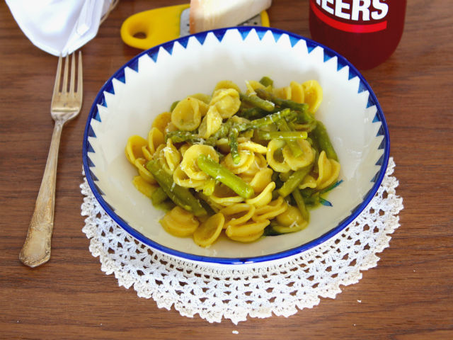 Kuşkonmazlı Orecchiette tarifi