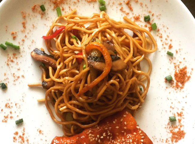 Sebzeli Noodle tarifi