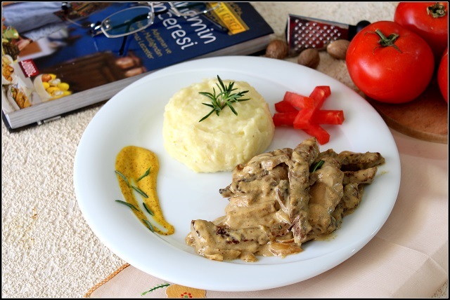 Boeuf Stroganof tarifi